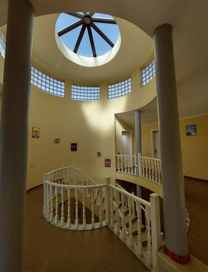 Хостел The Golden Rooster Тирана Екстер'єр фото